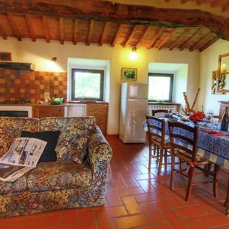 Podere Il Tigliolo Country house
