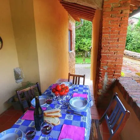 Podere Il Tigliolo Country house